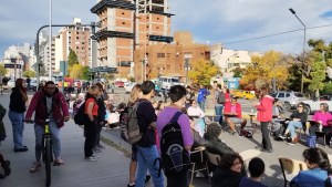 Corte y clase abierta en defensa de la universidad pública en Neuquén: analizan nuevas medidas
