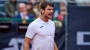Imparable: Mariano Navone ganó dos partidos en un día y jugará la final del ATP de Rumania