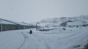 Cerraron las termas en Copahue tras las intensas nevadas en la Patagonia