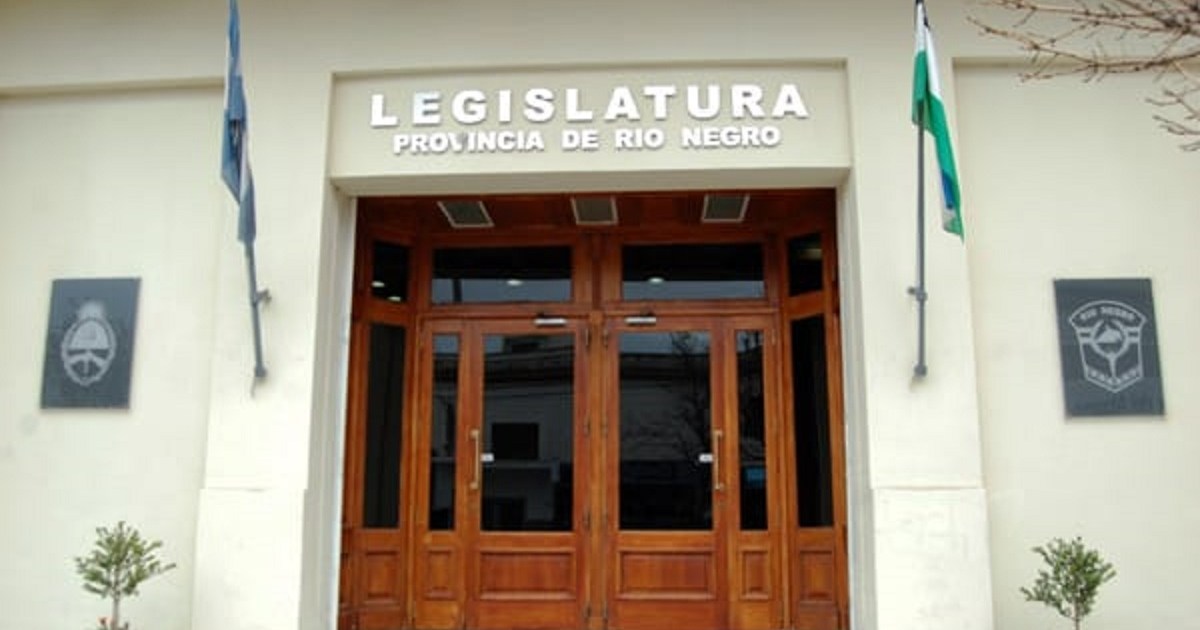 Piden a la Legislatura de Río Negro que se «pronuncie» contra los despidos en organismos nacionales thumbnail