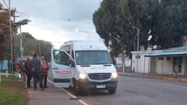 El nuevo servicio de transporte entre Viedma y El Cóndor comenzó a funcionar el martes. Foto Gentileza: Radio El Cóndor