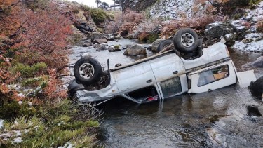 El siniestro ocurrió este viernes por la tarde, en la Ruta 23. Foto: Bomberos de Villa Pehuenia. 