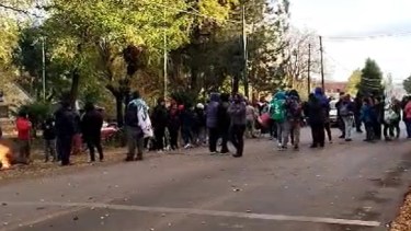 Los municipales comenzaron con el corte a las 6:30. Foto: Gentileza. 