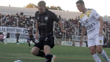 Cipolletti visita a Sansinena por la tercera fecha. (Foto: Oscar Livera)