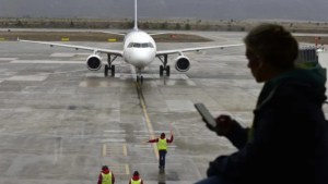 Demoras, cancelaciones y desvíos en Aeroparque: cómo afecta Neuquén y Bariloche