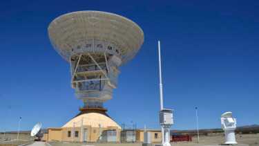 Así es la estación espacial china montada en el paraje Quintuco. (Foto archivo Matías Subat)