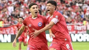 Argentinos Juniors fue más efectivo en los penales y eliminó a Defensa y Justicia de la Copa de la Liga