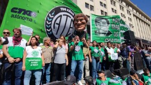 Protesta en Bariloche por la llegada de Milei al foro Llao Llao: ATE Río Negro brindó detalles