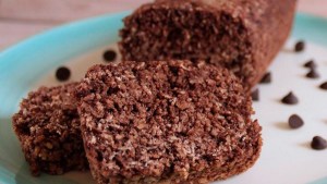 ¿Algo rico? Tentate con este budín de chocolate y avena, súper fácil de hacer