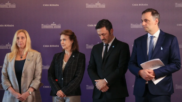 El salón de los Pueblos Originarios ahora se llama "Héroes de Malvinas.