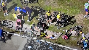 Video: aterrador accidente en una carrera de ciclismo en España