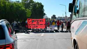 Corte en los puentes Neuquén – Cipolletti y Ruta 22 en Chichinales: hasta cuándo seguirán los bloqueos