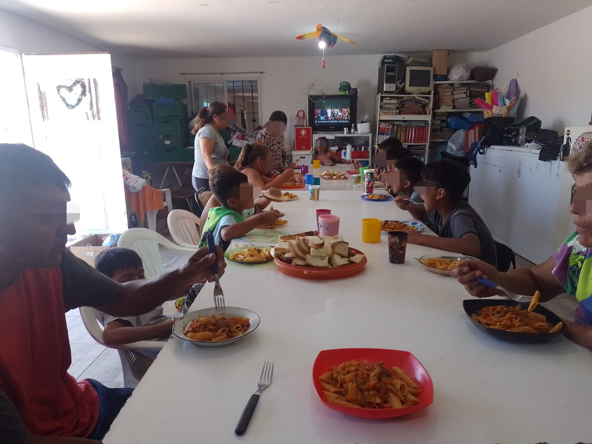 El comedor Ruca Antu recibe a más de 30 familias por día. Foto: Gentileza