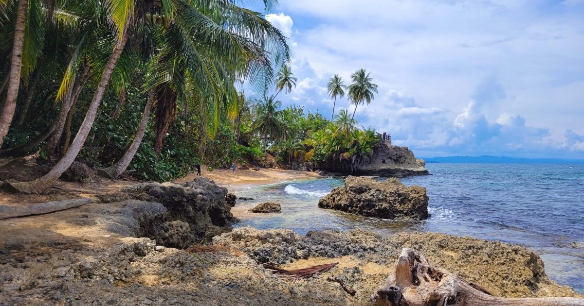 De Neuquén a Costa Rica, las aventuras de una familia viajera en el secreto mejor guardado del Caribe thumbnail