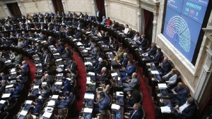 Ley Bases en Diputados, en vivo: «No vamos a acompañar el capítulo del Impuesto a las Ganancias», advirtió Domingo