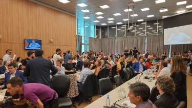 La reunión de diputados opositores, dialoguistas y constitucionalistas, por el DNU. (Foto: X de Myriam Bregman)