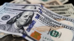 El dólar blue subió 20 pesos tras la baja de tasas del Banco Central: cómo cerraron los dólares financieros