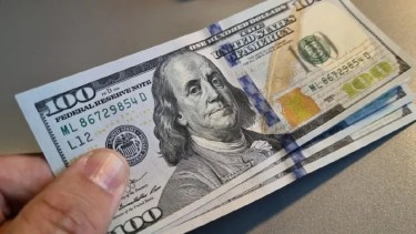 El dólar blue tuvo un leve incremento este miércoles 24 de abril. 