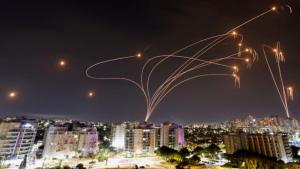 Cómo opera el «escudo» de Israel contra misiles y drones de Irán