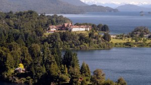 Qué es el Foro Llao Llao, el encuentro de empresarios que cerrará Milei en Bariloche