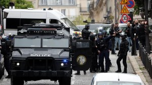 Alerta en consulado de Irán en París tras reporte de hombre con un chaleco con explosivos