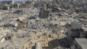 Funcionarios médicos: Cuatro trabajadores de World Central Kitchen mueren por ataque israelí en Gaza
