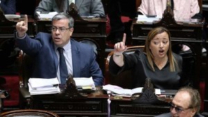 Ley Bases en Diputados, en vivo: «El impuesto a las Ganancias es aberrante, debe ser eliminado», la irónica cita a Milei
