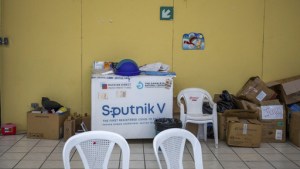 Guatemala: denuncian compra irregular de vacunas contra el COVID durante la pandemia