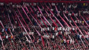 El repudio de Estudiantes ante los gestos racistas contra los hinchas de Gremio