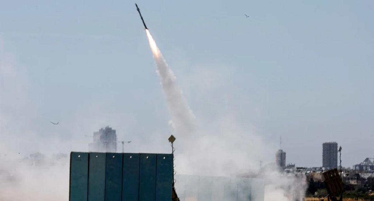 Israel lanzó misiles a Irán. 