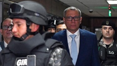 La policía de Ecuador ingresó a la embajada de México y detuvo al exvicepresidente Jorge Glas