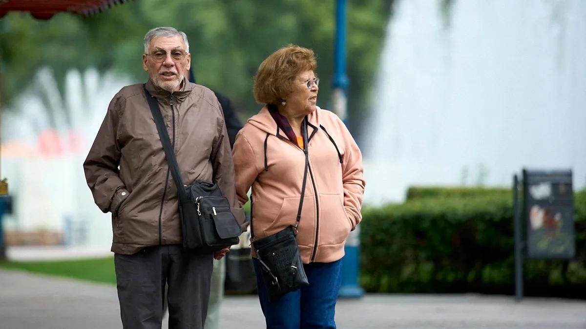 Jubilados y pensionados cobrarán sus haberes de mayo 2024 con incrementos.-