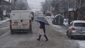 Alerta por viento, lluvias y nevadas en Neuquén y Río Negro desde este miércoles: cuándo mejoran las condiciones