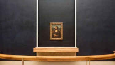 Mona Lisa en el Louvre | Alrededor de 250.000 personas hacen la misma fila para verla.