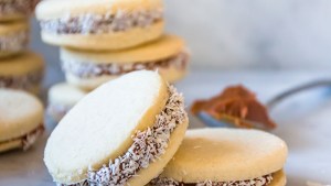 Sin harina: probá esta receta de alfajorcitos de maicena que te va a fascinar