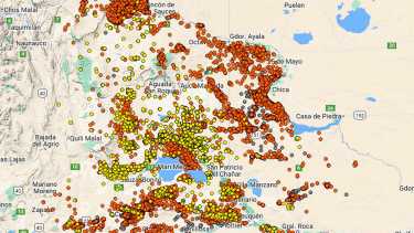 Mapa de pozos petroleros en la cuenca de Vaca Muerta, la Universidad del Comahue monitorea riesgos. Foto: captura