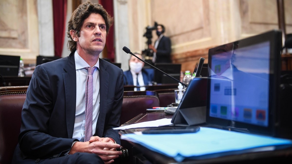 Martín Lousteau, senador nacional por la UCR, lideró el pedido de sesión especial en el Senado para tratar el financiamiento a universidades públicas.