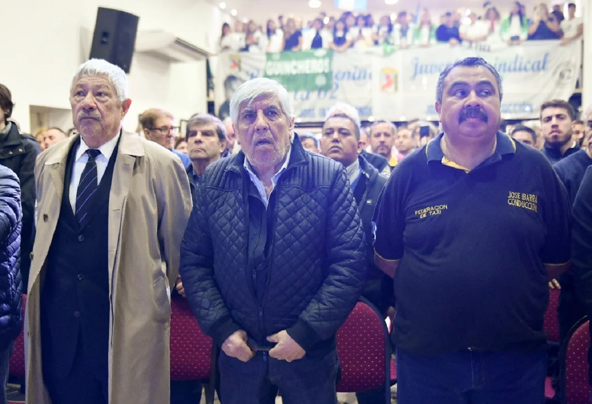Los referentes sindicales Dante Camaño, Hugo Moyano y José Ibarra. Foto: NA/Juan Vargas.