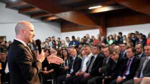 Figueroa inició una regionalización a lo Chile en Neuquén