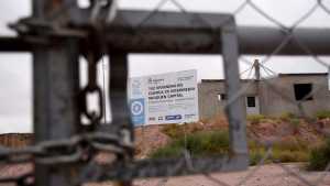 El plan de Figueroa para reactivar más de 400 obras paralizadas en Neuquén