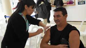Masiva asistencia por las dosis de Covid y vacunas antigripales en Neuquén