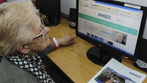 Qué Pensiones No Contributivas (PNC) de ANSES no reciben el bono de 70 mil durante abril 2024