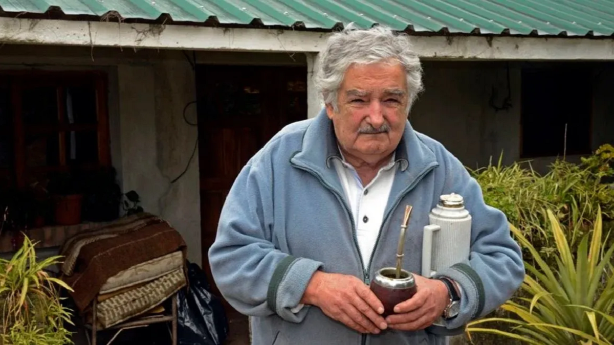 Mujica confirmó su diagnóstico durante una conferencia de prensa y reafirmó su compromiso con la militancia. Foto Archivo.