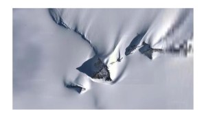 Qué se sabe de la pirámide hallada entre la nieve en la Antártida