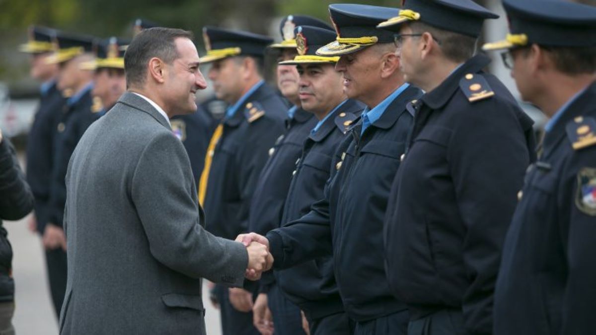 El ministro de Seguridad, Matías Nicolini estuvo presente en el acto de la Policía de Neuquén. Foto: Gentileza Neuquén Informa. 