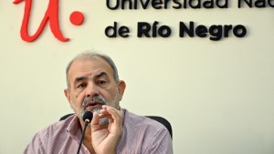 El rector Torres contó que la UNRN funciona con «ahorros» que se agotarán en «agosto o setiembre»