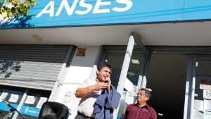 Video | Por qué vallaron la iglesia de los Márquez: el momento en el que Quintriqueo convocó a la marcha