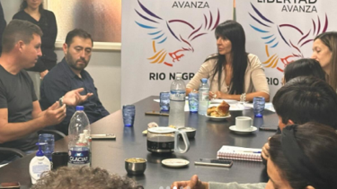 La diputada de LLA encabezó una reunión con intendentes radicales y Diego Ramello, de JSRN. Gentileza