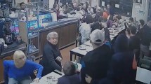 Imagen de Video | Violento asalto en una pizzería de Boedo: armados golpearon a los clientes