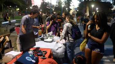 Los investigadores explicaron sus actividades al público